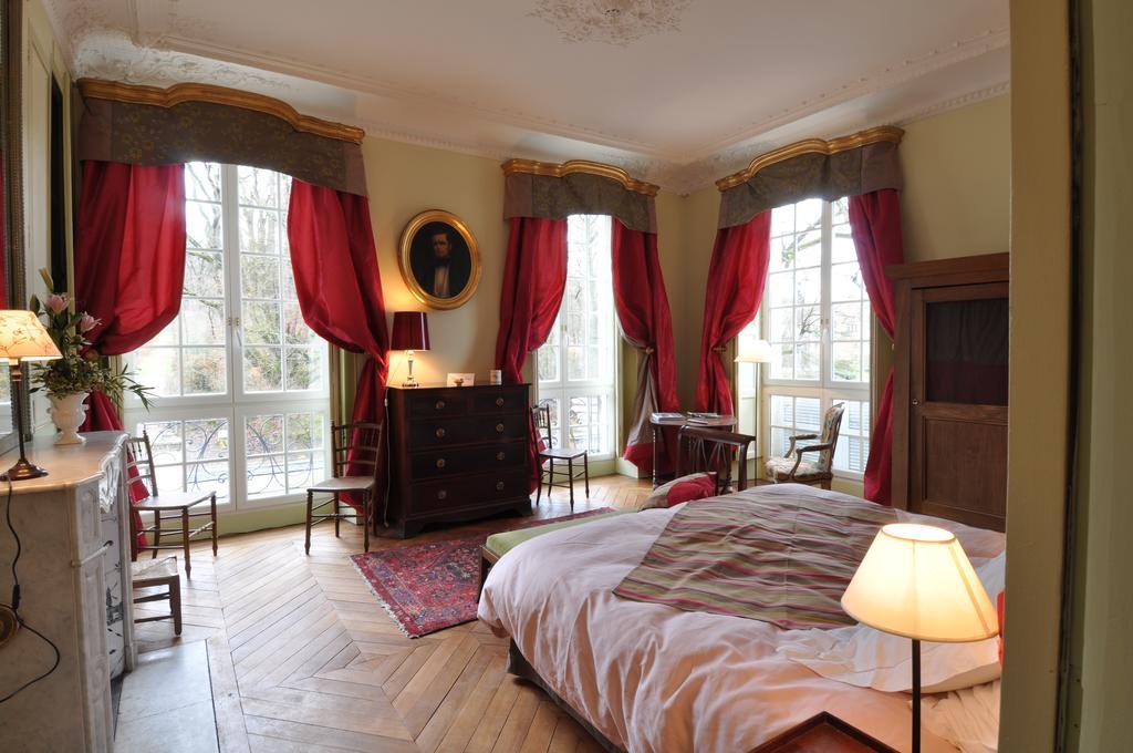 Le Chateau De La Vierge Bures-sur-Yvette Room photo