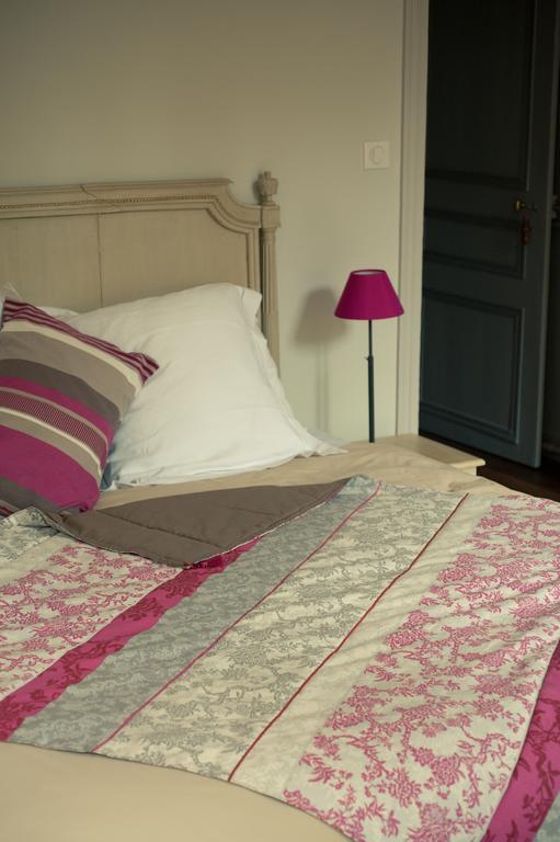 Le Chateau De La Vierge Bures-sur-Yvette Room photo