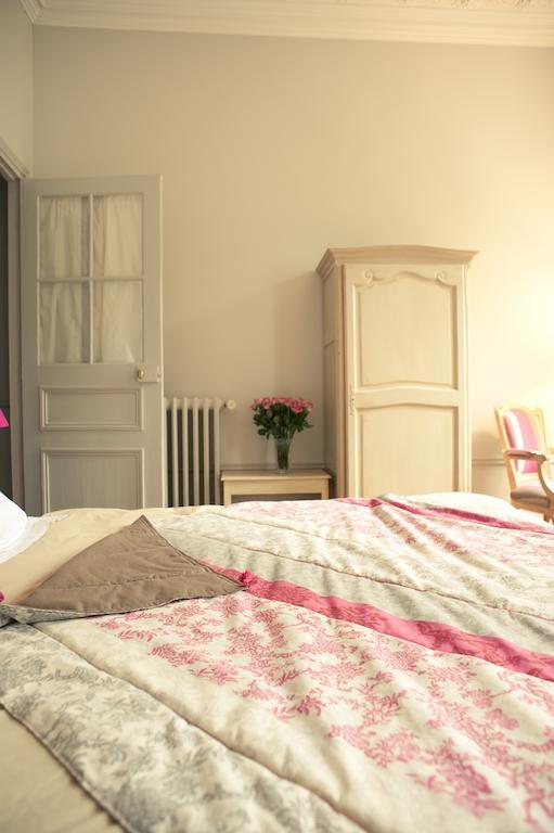 Le Chateau De La Vierge Bures-sur-Yvette Room photo